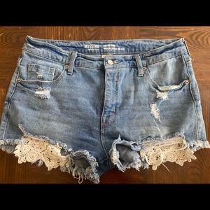 Mossimo distressed shorts medium wash